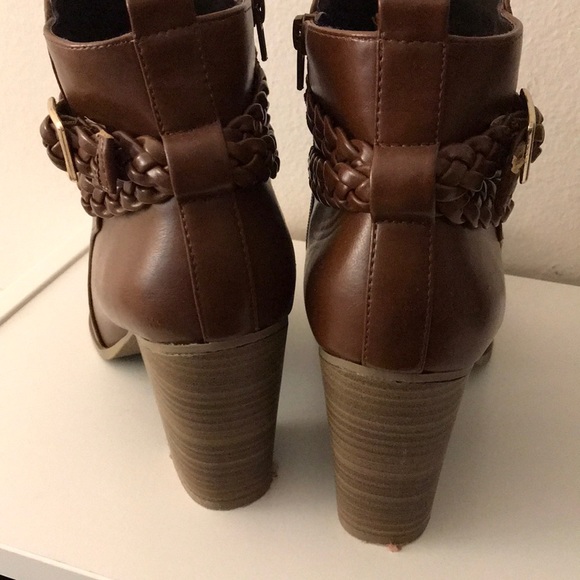 Shoes - Picture 3 of 5